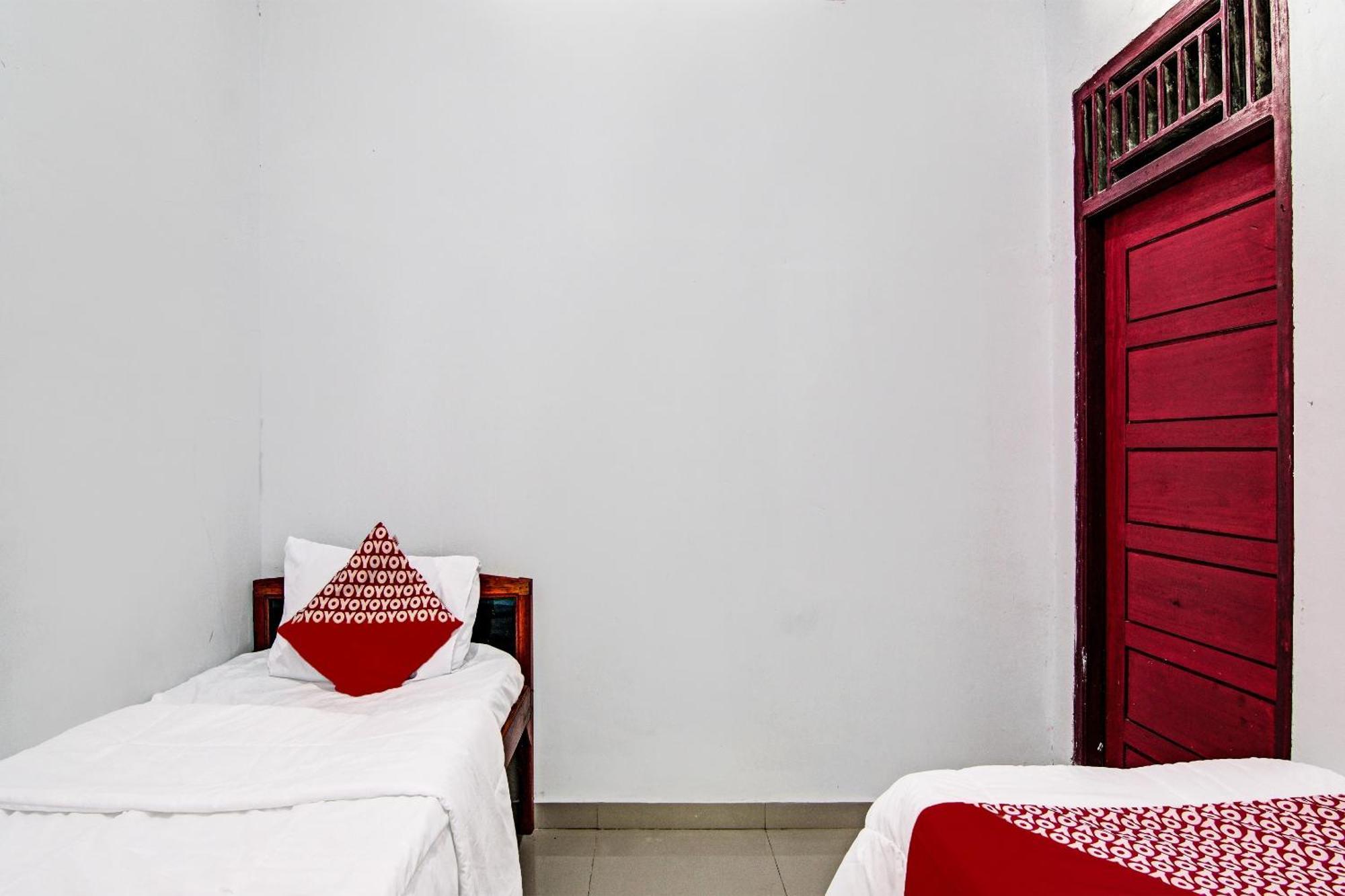 Oyo 92330 Hotel Rindu Sempadan Near Taman Wisata Rindu Sempadan Пеканбару Екстериор снимка