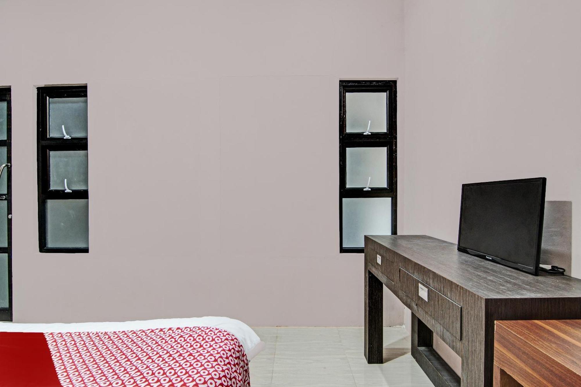 Oyo 92330 Hotel Rindu Sempadan Near Taman Wisata Rindu Sempadan Пеканбару Екстериор снимка