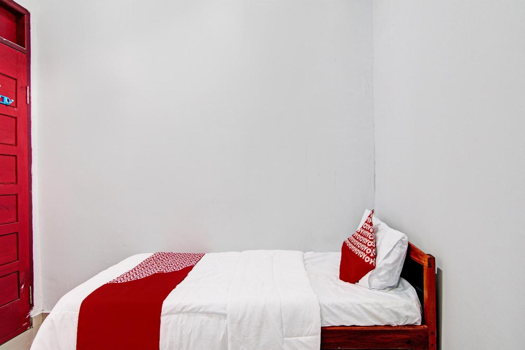 Oyo 92330 Hotel Rindu Sempadan Near Taman Wisata Rindu Sempadan Пеканбару Екстериор снимка
