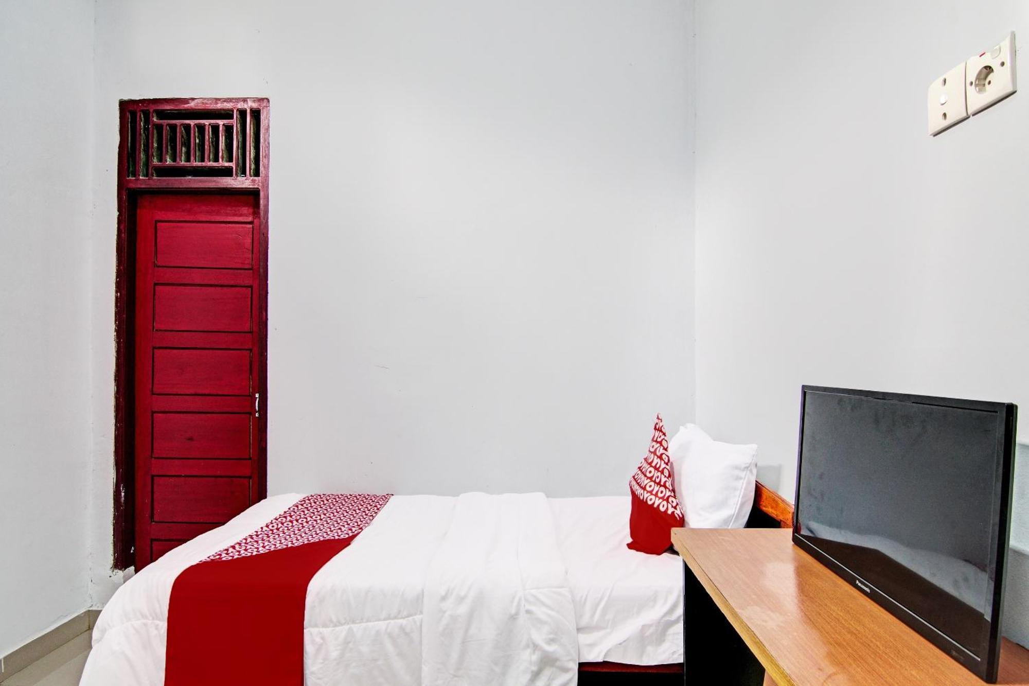 Oyo 92330 Hotel Rindu Sempadan Near Taman Wisata Rindu Sempadan Пеканбару Екстериор снимка